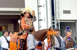 楠木正成公に扮した斉藤知事
